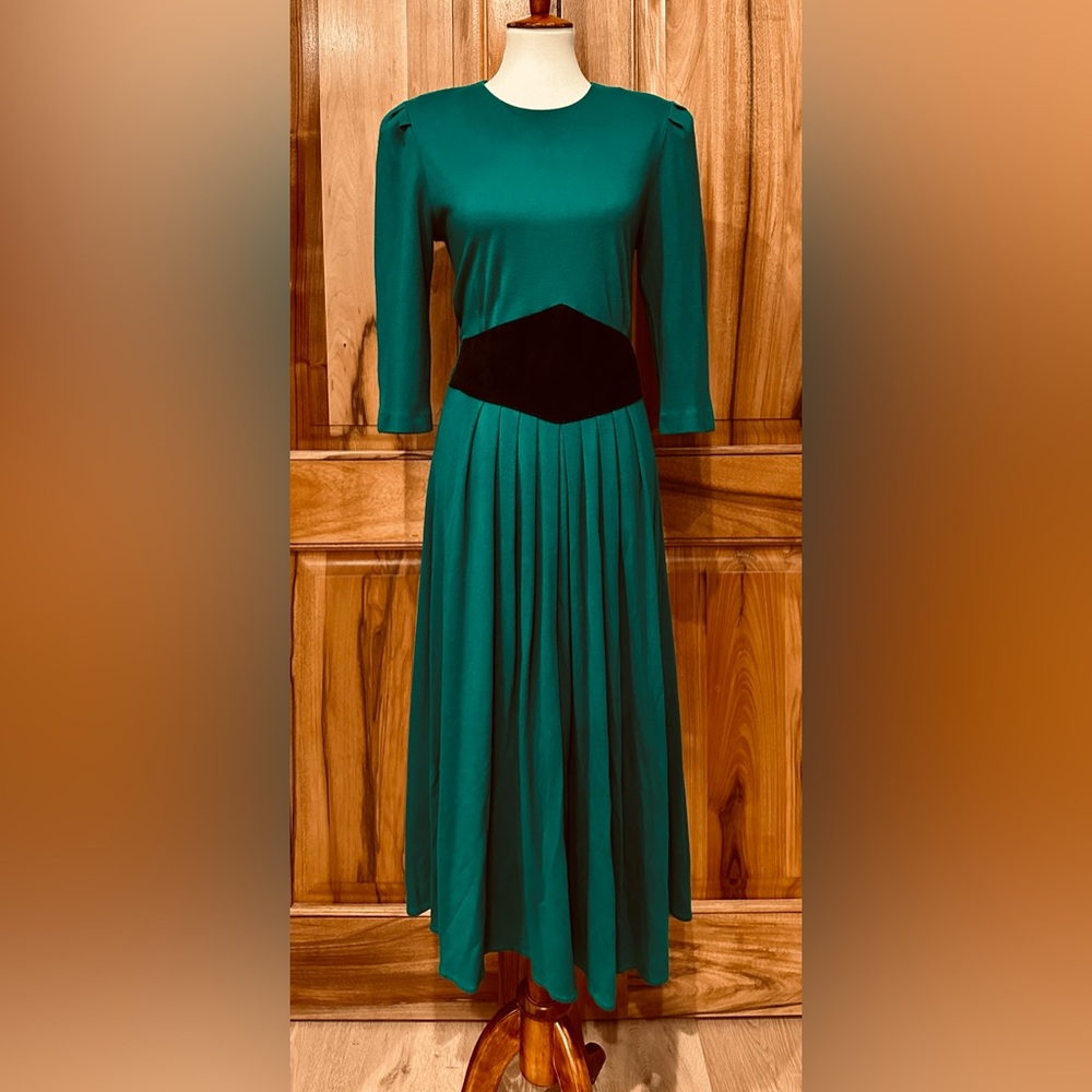 VTG 70s/80s Stuart Alan - Teal-Green Long Dress - Gothic Black “Belt” EUC 10